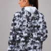 Buzo Batik Negro y Blanco JAHNISI BAIRES vista 3