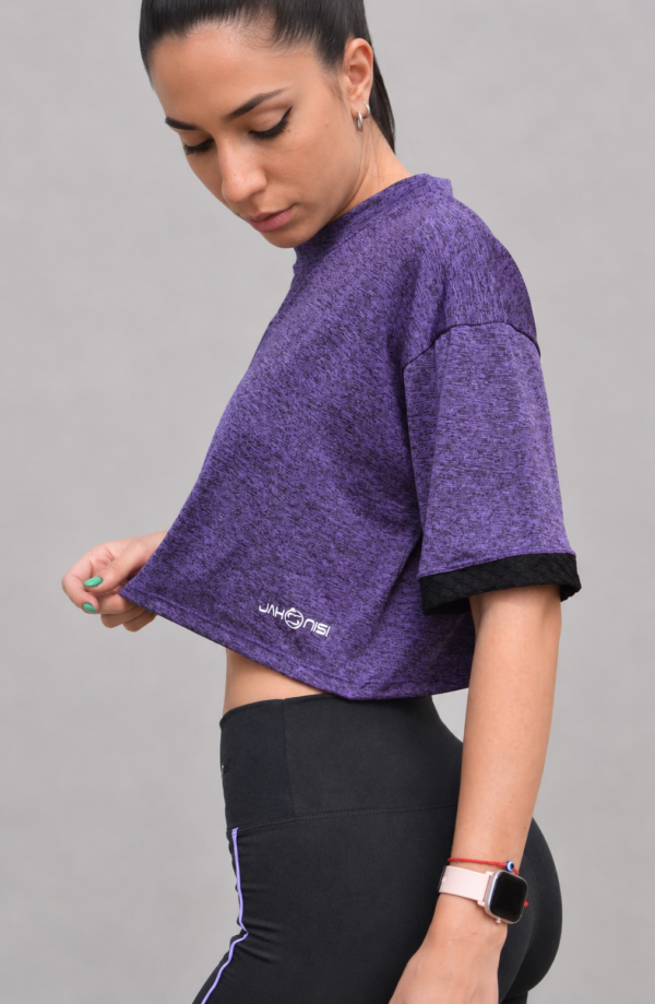 Remera Crop Violeta JAHNISI BAIRES vista 3